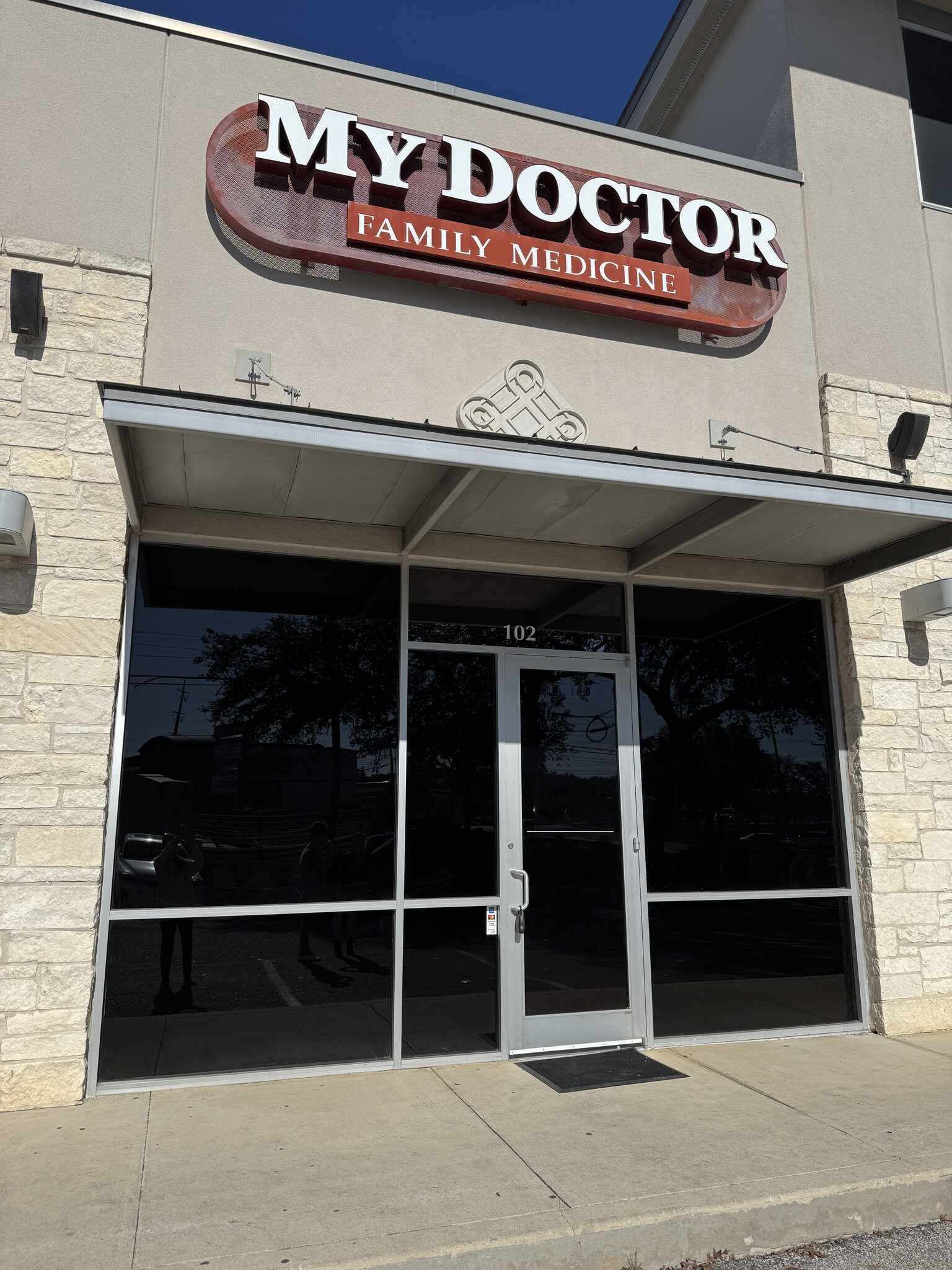 19186 Huebner Rd, San Antonio, TX for lease Building Photo- Image 1 of 11