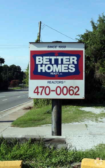 321 Pace Blvd, Pensacola, FL for sale - Building Photo - Image 2 of 3