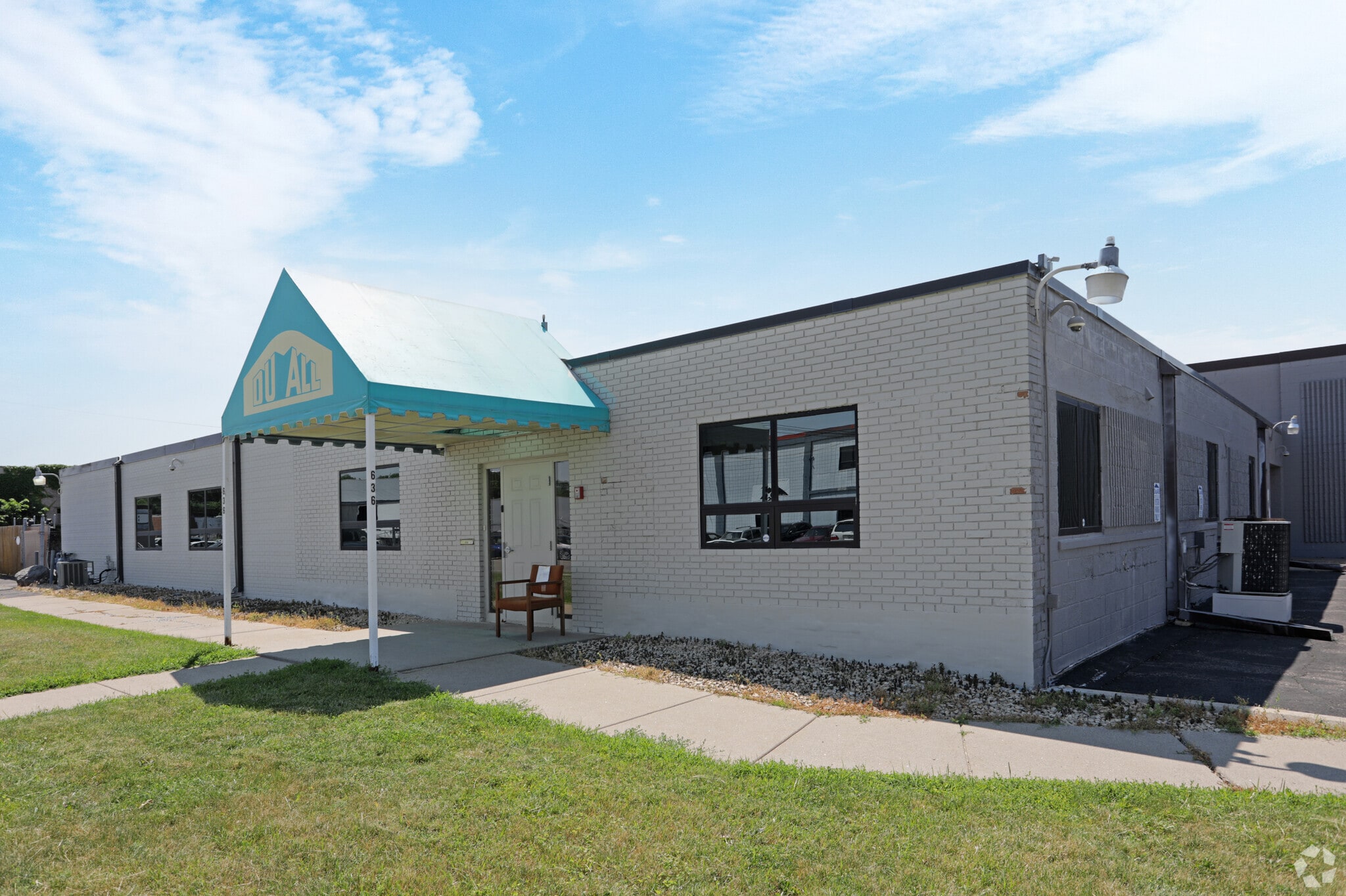 636 NE 39th Ave, Minneapolis, MN for sale Building Photo- Image 1 of 25