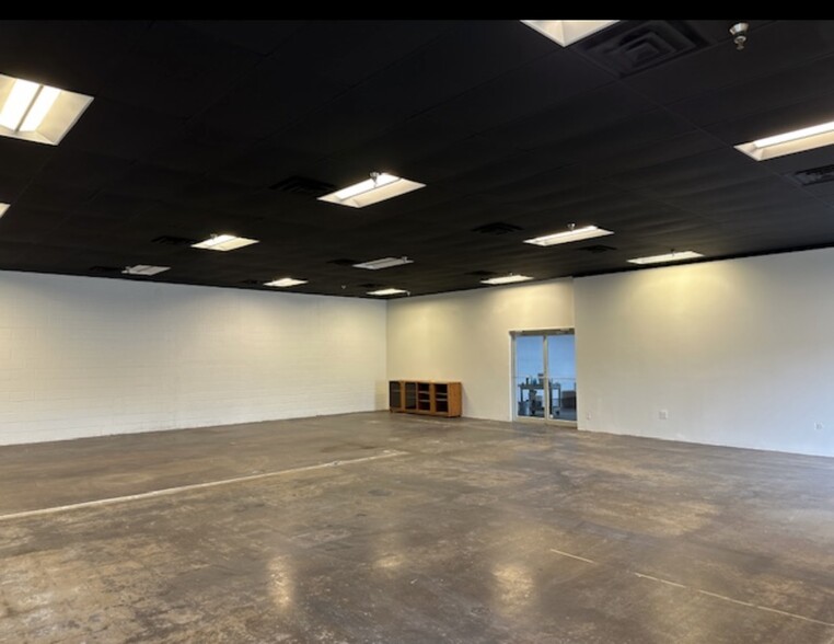 6500 N Lamar Blvd, Austin, TX for lease - Building Photo - Image 2 of 8