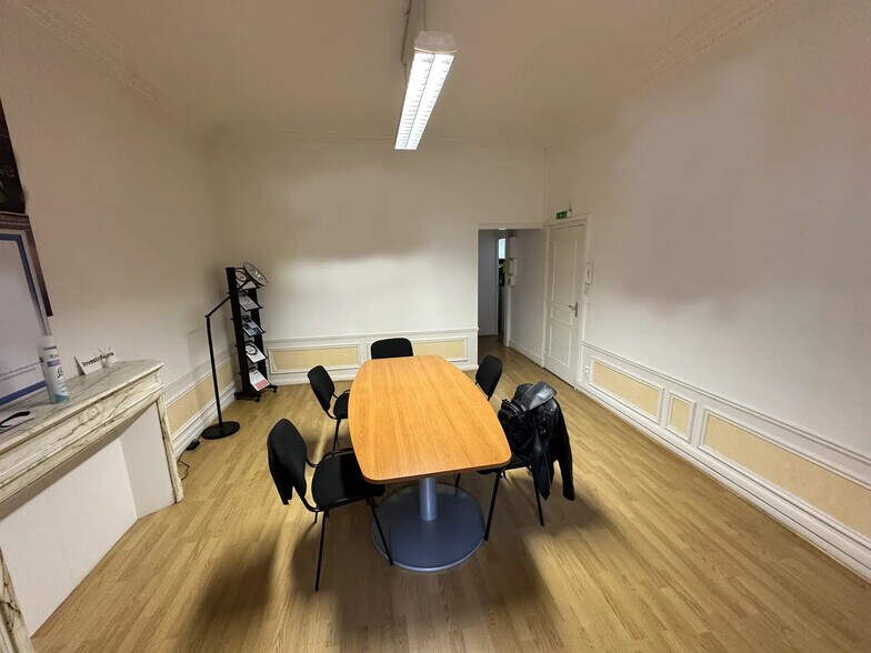 45 Rue Jeanne D'Arc, Reims for lease - Interior Photo - Image 3 of 5