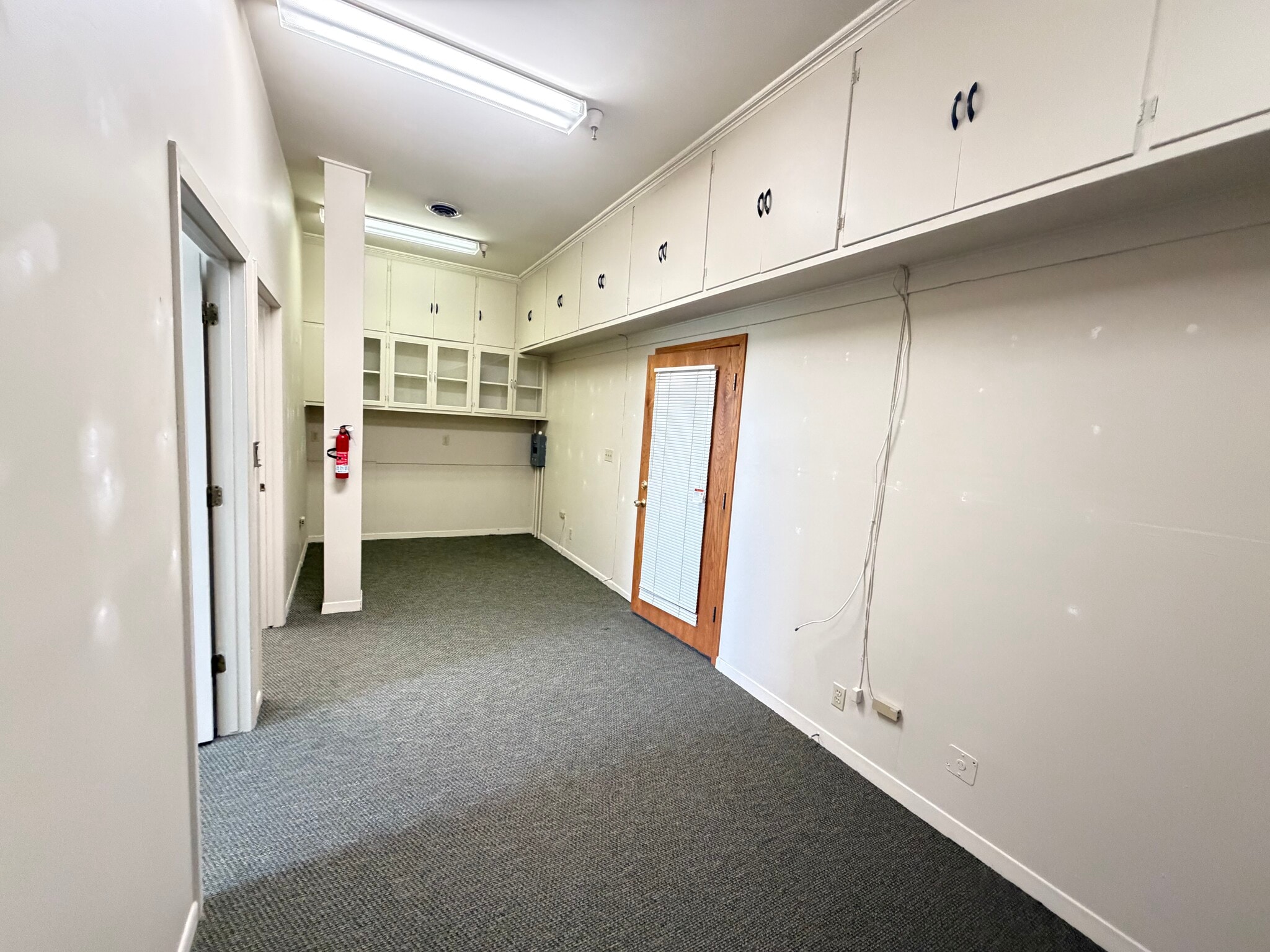 1020 Cedar Ave, St Charles, IL for lease Interior Photo- Image 1 of 7