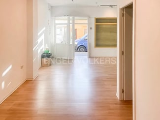 Plus de détails pour Multi-résidentiel à vendre