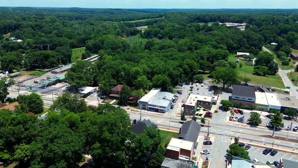 38 Sycamore St, Jefferson, GA for sale - Commercial Listing Video - Image 2 of 27