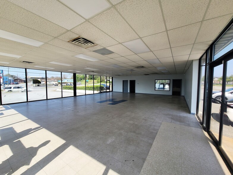 203 John B White Sr Blvd, Spartanburg, SC for lease - Building Photo - Image 2 of 2