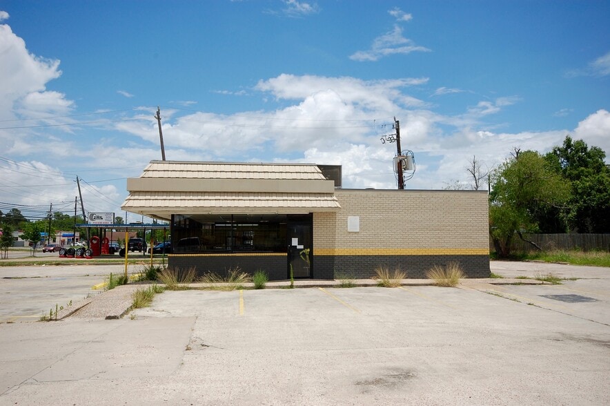 9122 Mesa Dr, Houston, TX à louer - Photo du bâtiment - Image 2 de 3