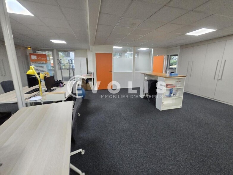 Office in Orsay for sale - Interior Photo - Image 3 of 12