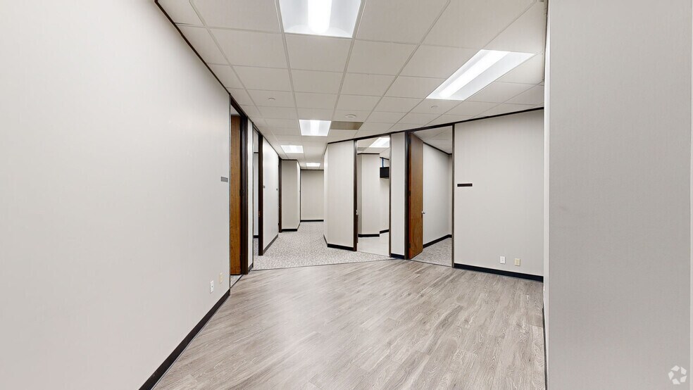 11767 Katy Fwy, Houston, TX à louer - Numérisation 3D de Matterport - Image 3 de 15