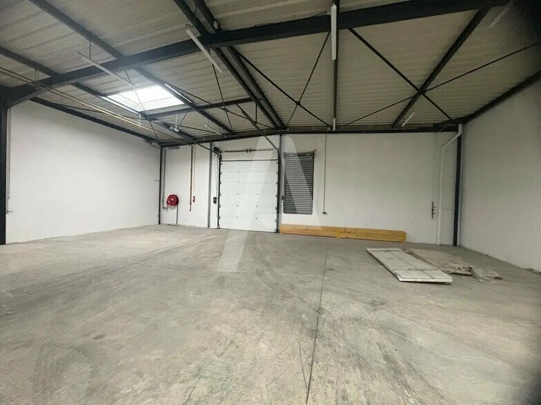 Flex dans Ivry-sur-Seine à louer - Photo du bâtiment - Image 2 de 4