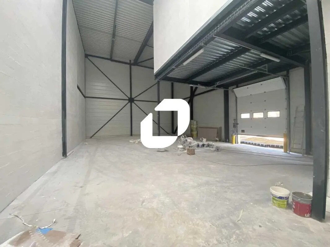 Flex in Pontoise for lease Interior Photo- Image 1 of 9