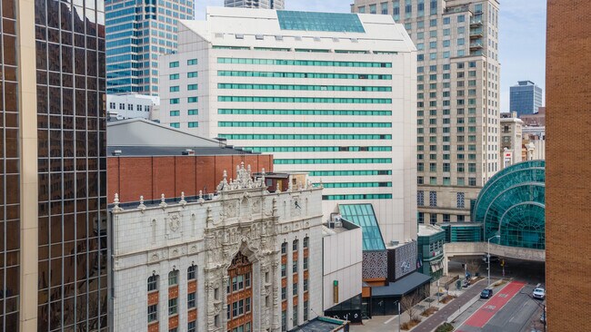Plus de détails pour 110 W Washington St, Indianapolis, IN - Commerce de détail à louer