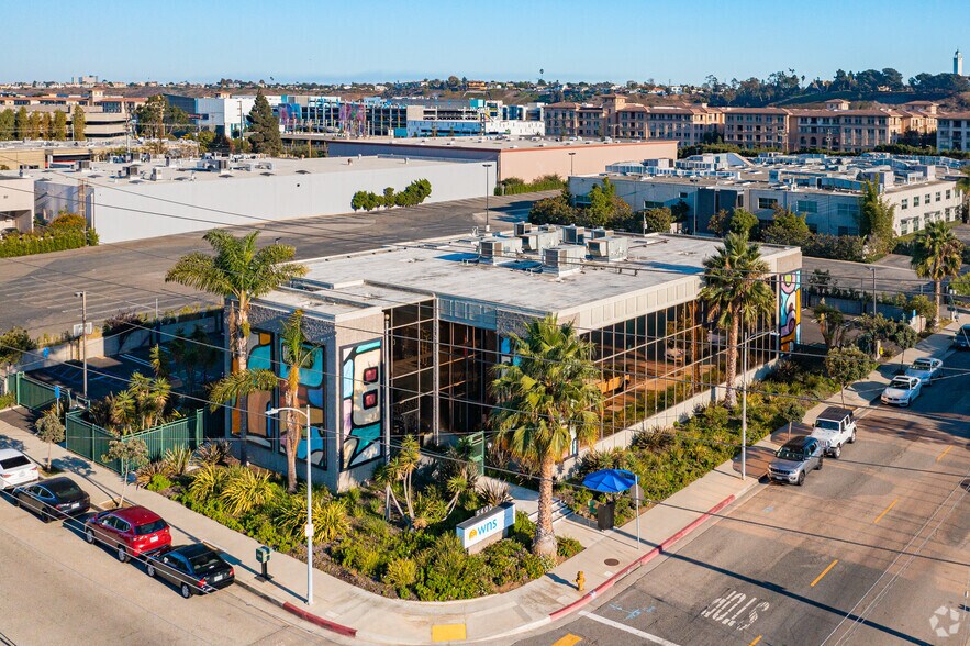 5400 Beethoven St, Los Angeles, CA à louer - Photo du bâtiment - Image 1 de 5