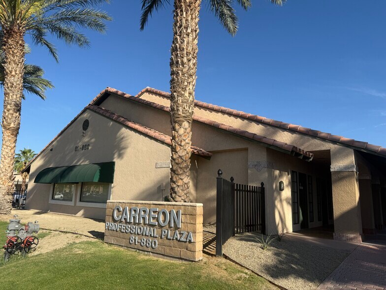 81880 Dr Carreon Blvd, Indio, CA à louer - Photo du bâtiment - Image 2 de 19