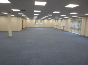 Wakefield Rd, Leeds for lease Interior Photo- Image 1 of 1