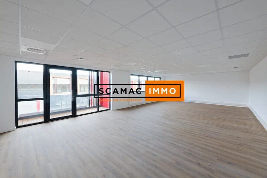 Office in Éragny for lease - Interior Photo - Image 3 of 3