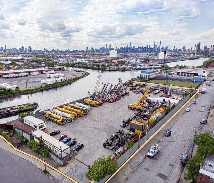 58-38 47th St, Maspeth, NY à louer - Photo du bâtiment - Image 1 de 6