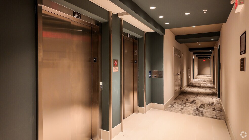 222 S Main St, Mooresville, NC à vendre - Photo intérieure - Image 2 de 60