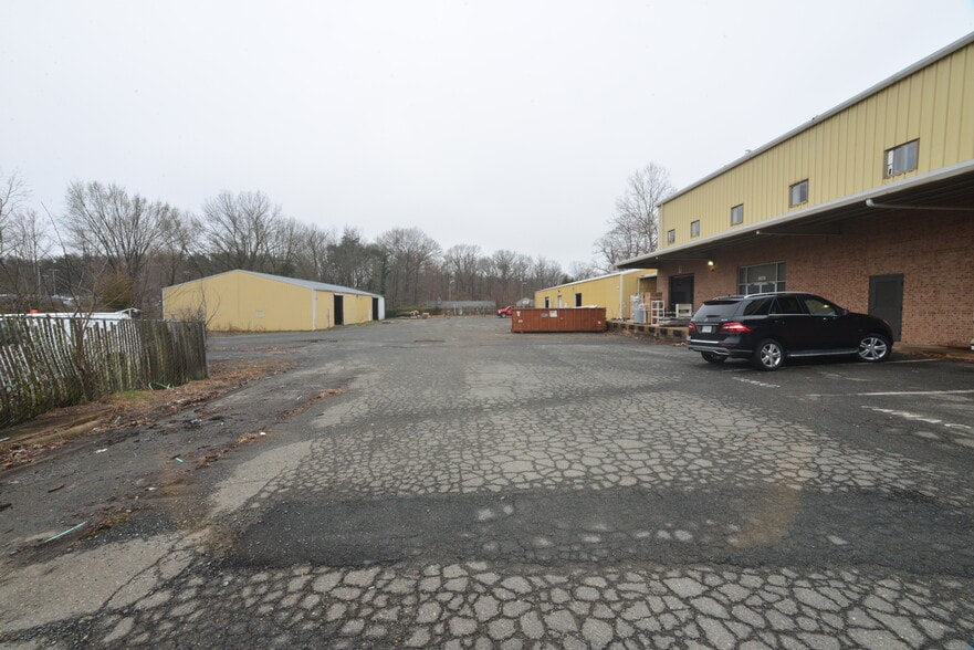 8012-8022 Centreville Rd, Manassas Park, Manassas Park, VA for lease - Building Photo - Image 2 of 27