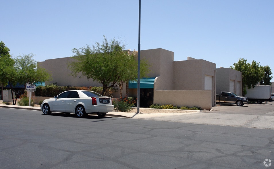 945 E Juanita Ave, Mesa, AZ for lease - Building Photo - Image 2 of 6