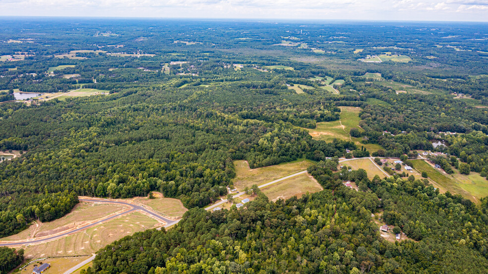 526 Aquilla Rd, Benson, NC à vendre - Photo du bâtiment - Image 1 de 20