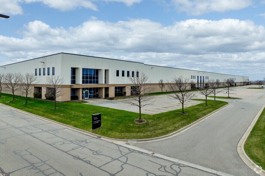 315 W Silverbell Rd, Orion, MI à louer - Photo du bâtiment - Image 2 de 7