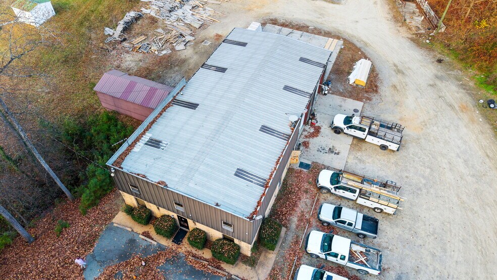 3136 Cogbill Road Portfolio portefeuille de 3 propriétés à vendre sur LoopNet.ca - Photo du bâtiment - Image 3 de 15