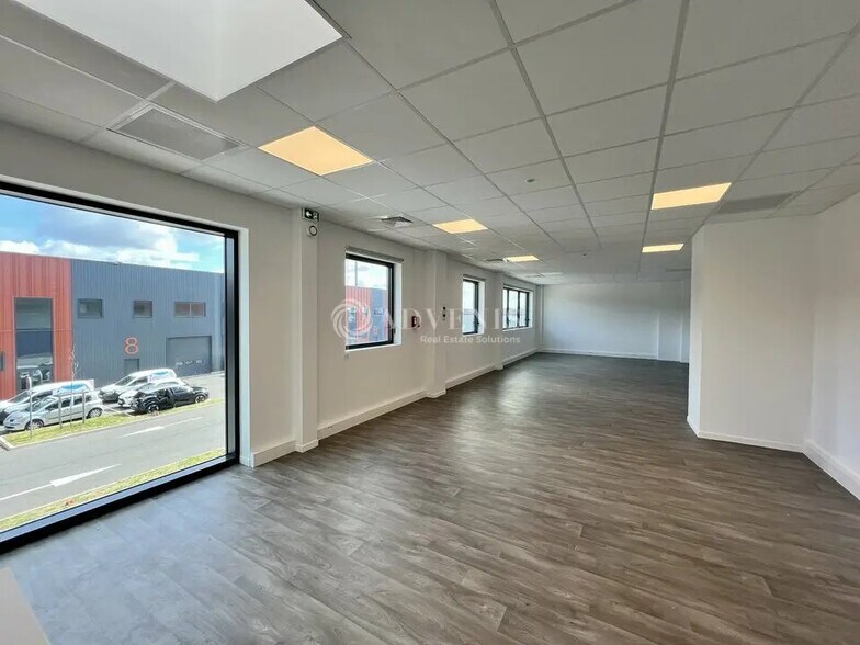 Flex in SAINT-OUEN-L'AUMONE for lease - Interior Photo - Image 3 of 10