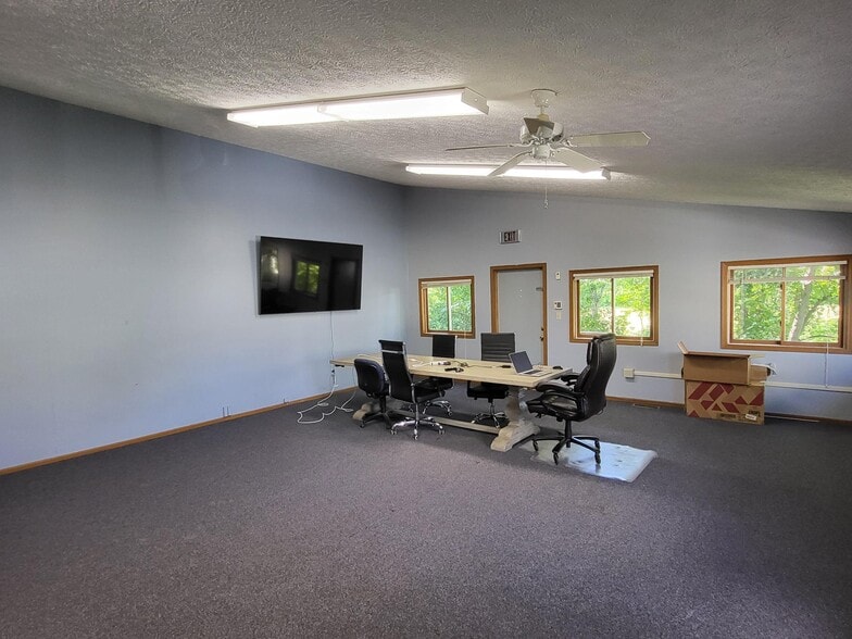 97 Hanna Pky, Coventry Township, OH for sale - Interior Photo - Image 2 of 6