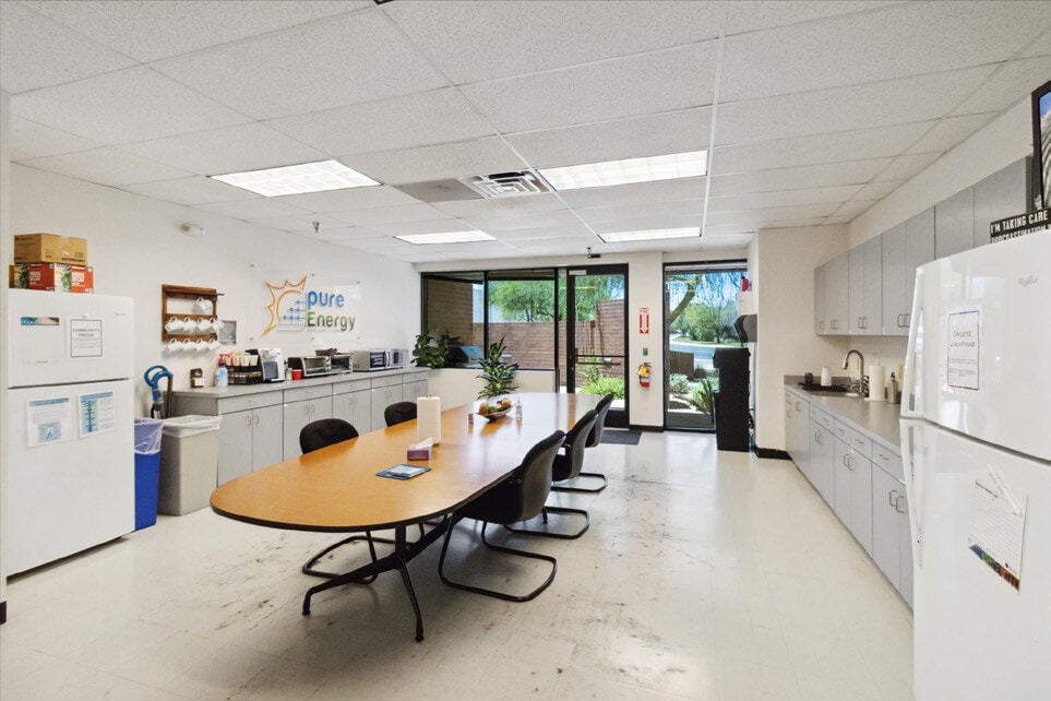 1325 W Auto Dr, Tempe, AZ for lease Interior Photo- Image 1 of 7