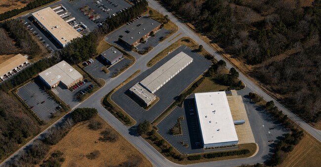 Plus de détails pour 4801 Lark Moore Ct, Charlotte, NC - Industriel à louer