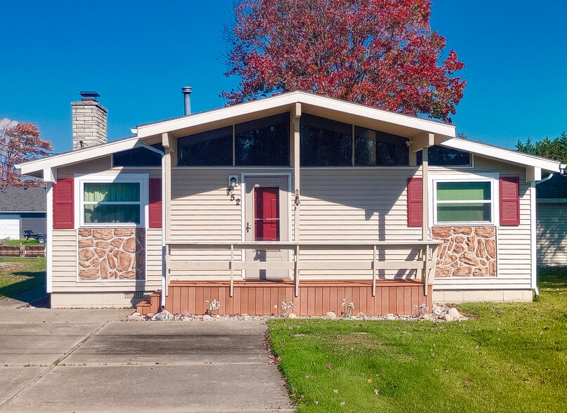 752 W Faith St, Spruce, MI for sale - Building Photo - Image 2 of 28