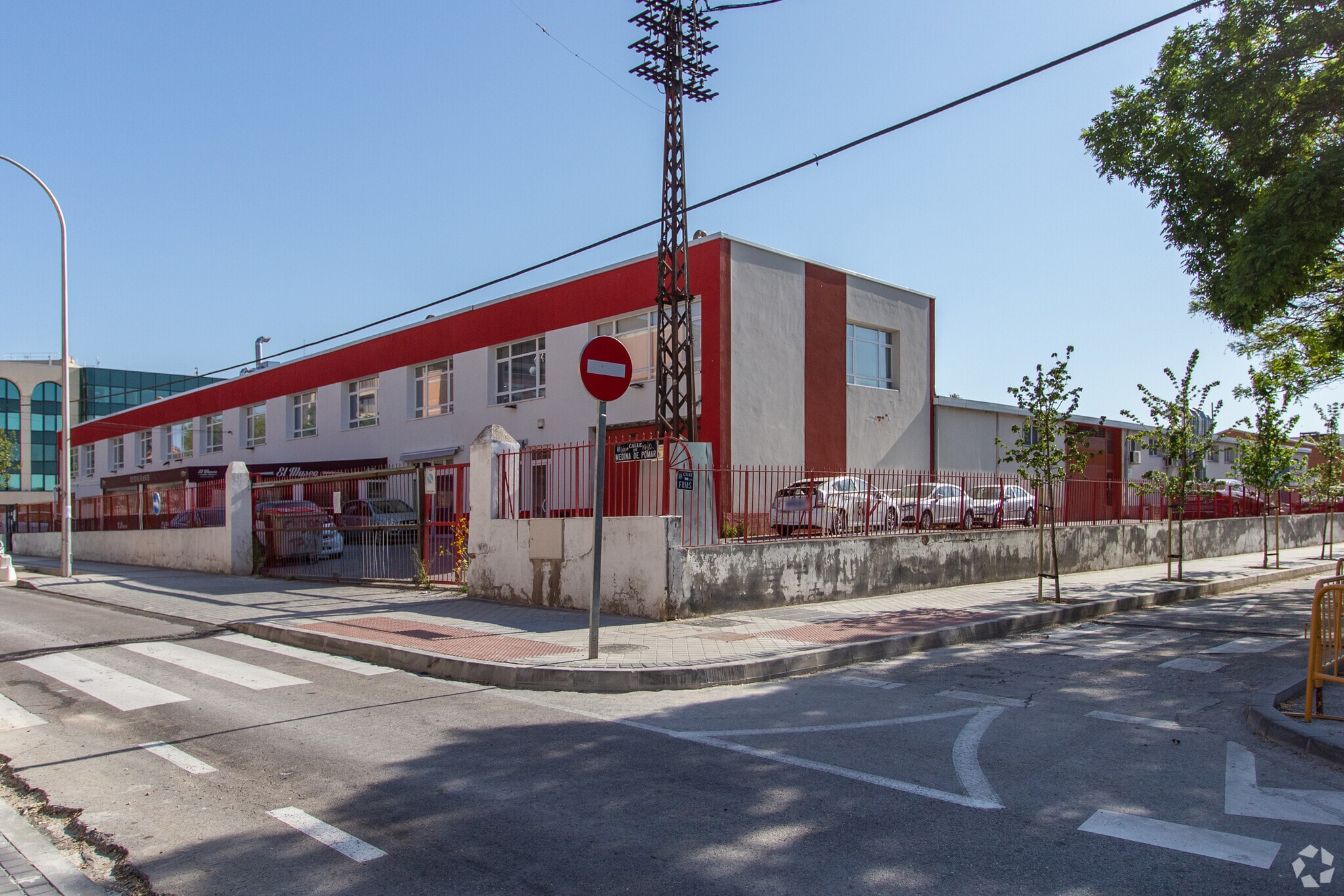 Calle Medina de Pomar, 22, Madrid, Madrid for sale Primary Photo- Image 1 of 1