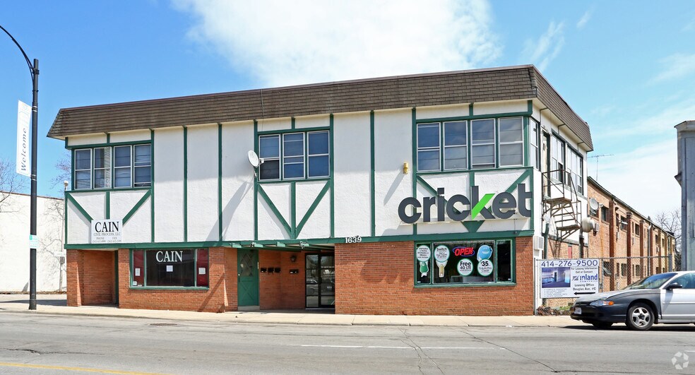 1639 Douglas Ave, Racine, WI à vendre - Photo principale - Image 2 de 19