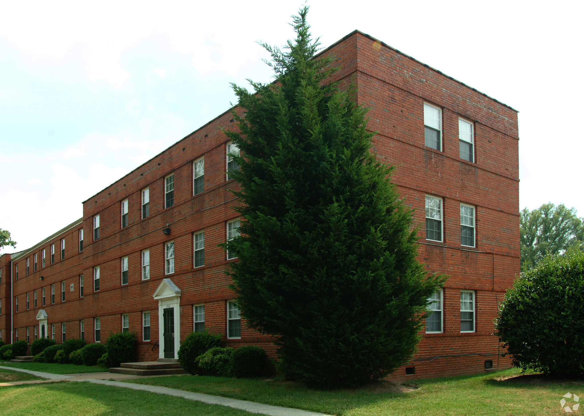 4904 Old Brook Rd, Richmond, VA à vendre Photo du bâtiment- Image 1 de 1