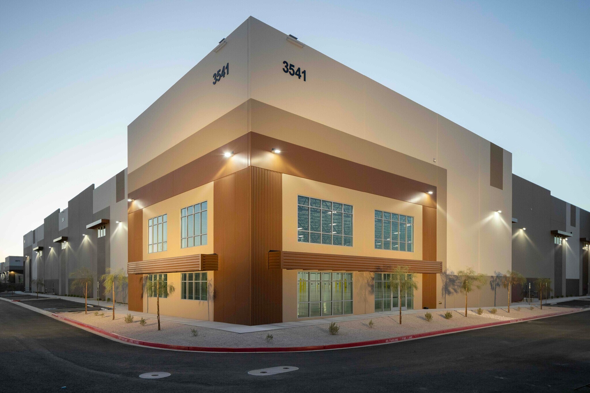 Volunteer & Paradise, Henderson, NV à louer Photo du bâtiment- Image 1 de 9