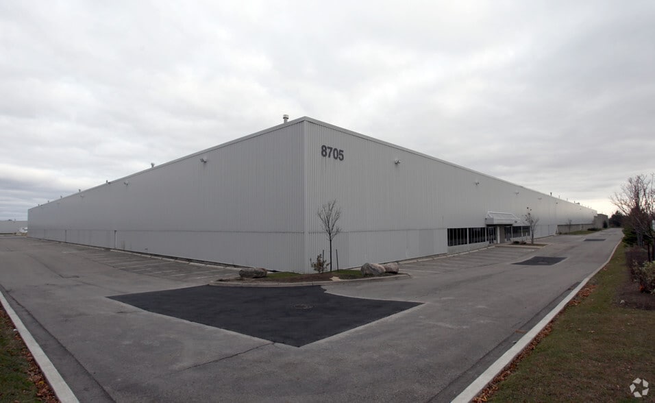 8705 Torbram Rd, Brampton, ON for lease - Building Photo - Image 2 of 2