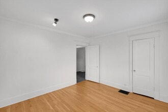 3208 College Dr, Louisville, KY for lease Interior Photo- Image 2 of 6