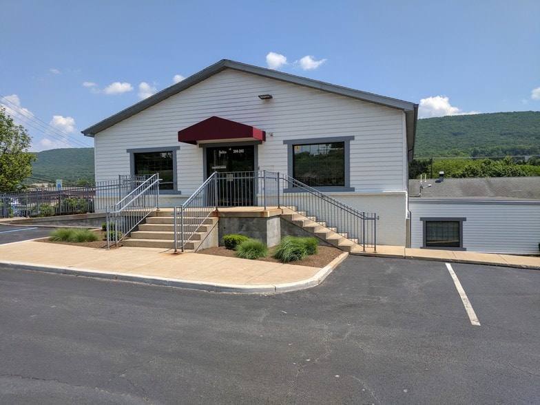 2541 E College Ave, State College, PA à louer - Photo du bâtiment - Image 3 de 17