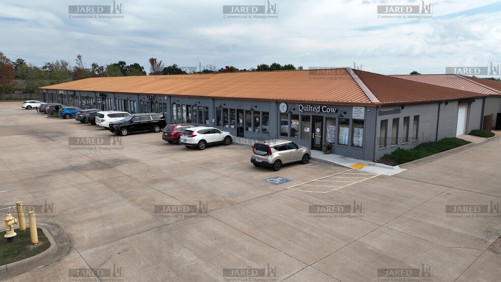 1400 SW Susana St, Bentonville, AR à louer - Photo du bâtiment - Image 2 de 15