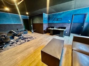 900-932 S San Pedro St, Los Angeles, CA for lease Building Photo- Image 2 of 7