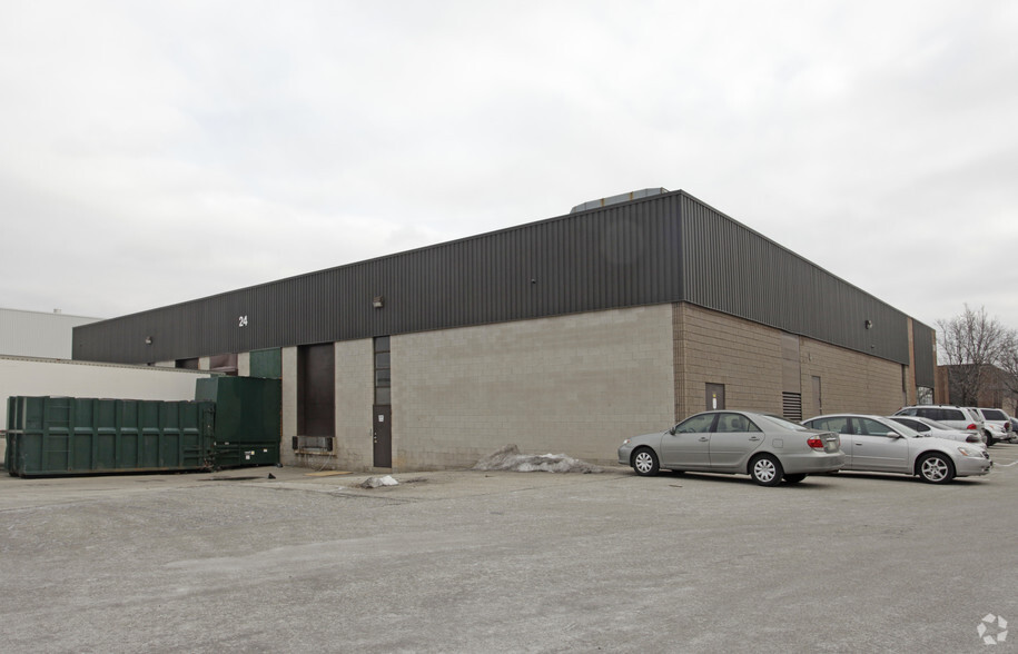 24 Huddersfield Rd, Toronto, ON for lease - Building Photo - Image 2 of 3