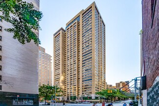 Plus de détails pour 560-576 Third Ave, New York, NY - Commerce de détail à louer