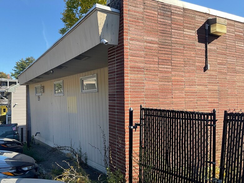 82 Railroad St, Great Barrington, MA à vendre - Photo du bâtiment - Image 3 de 30