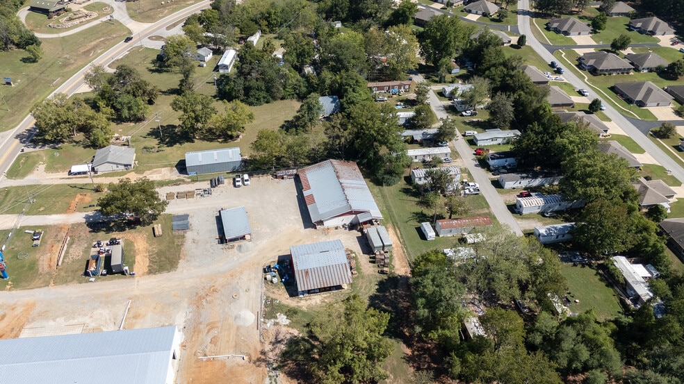 1326 E 9th St, Mountain Home, AR à vendre - Photo du bâtiment - Image 2 de 10