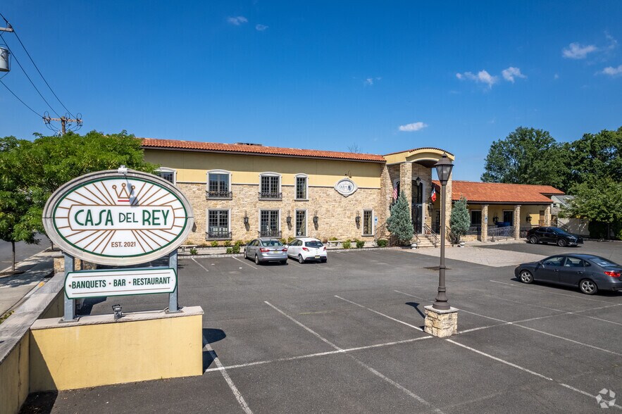 147 W Westfield Ave, Roselle Park, NJ à vendre - Photo du bâtiment - Image 3 de 7