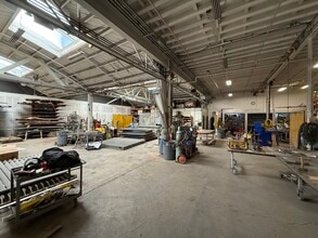 3100 E 10th St, Oakland, CA à louer Photo intérieure- Image 2 de 6