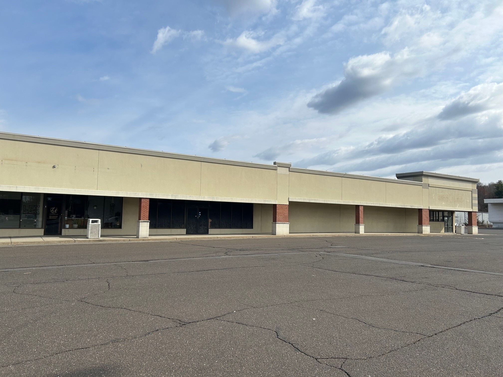 950-978 N Colony Rd, Wallingford, CT for lease Interior Photo- Image 1 of 4