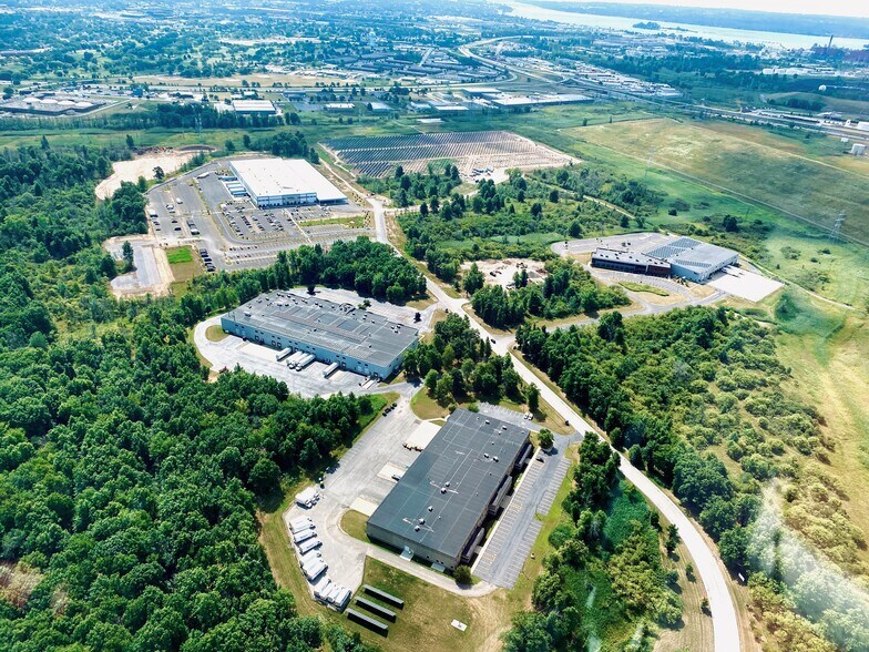 Riverwalk Pky, Tonawanda, NY à vendre - Photo du bâtiment - Image 2 de 7