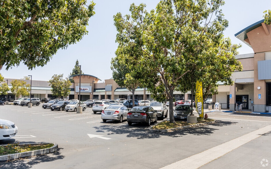 3150-3170 W Lincoln Ave, Anaheim, CA for lease - Building Photo - Image 3 of 38