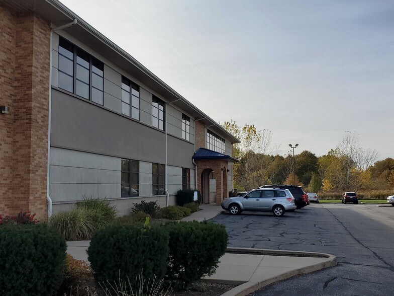 1501 S Court St, Crown Point, IN for lease - Building Photo - Image 3 of 7